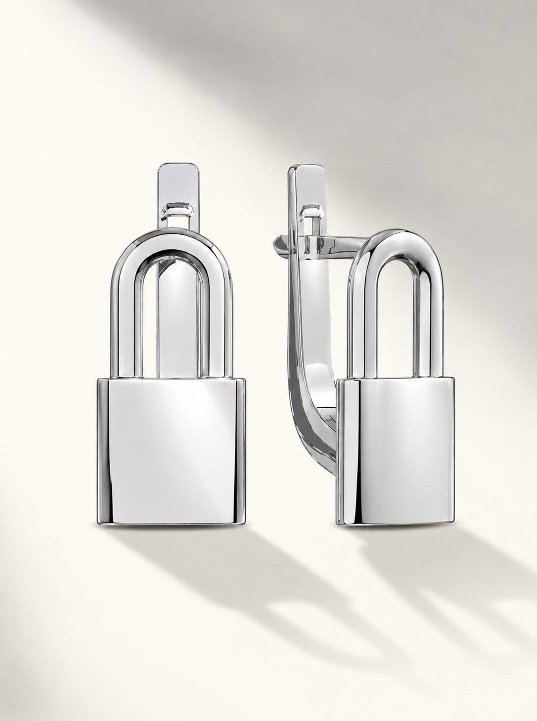 Lock — кадр 1